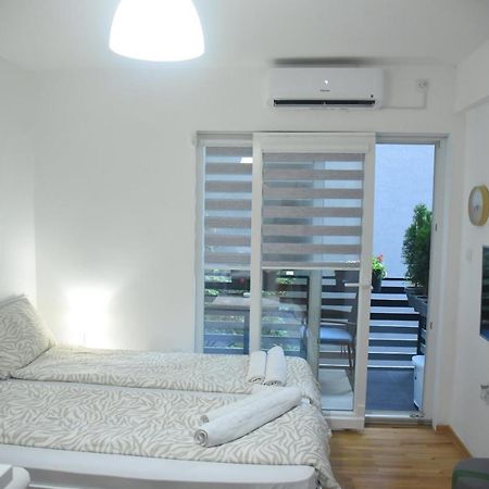 Dekart 2 Apartment Ni Exteriér fotografie