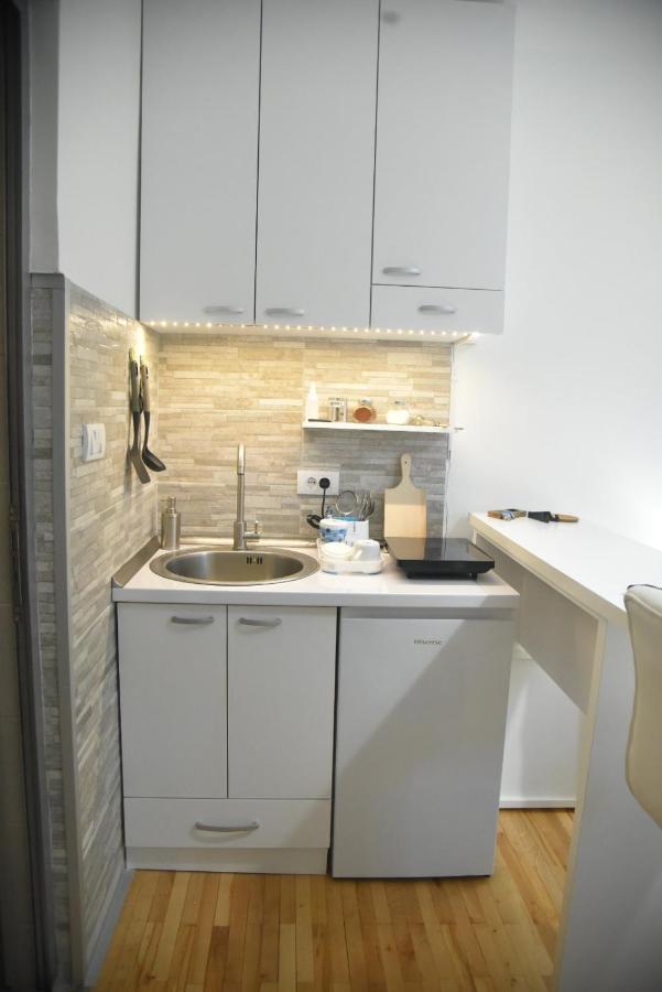 Dekart 2 Apartment Ni Exteriér fotografie