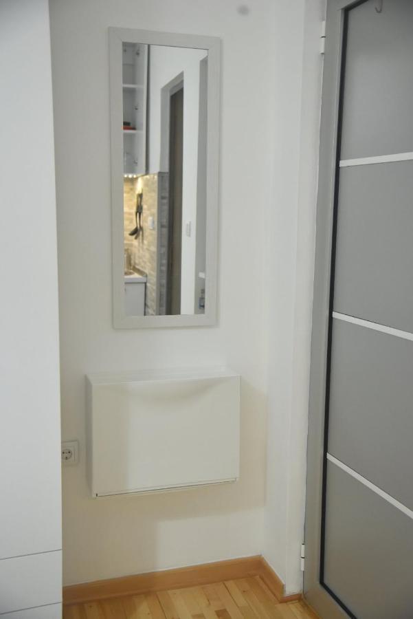 Dekart 2 Apartment Ni Exteriér fotografie