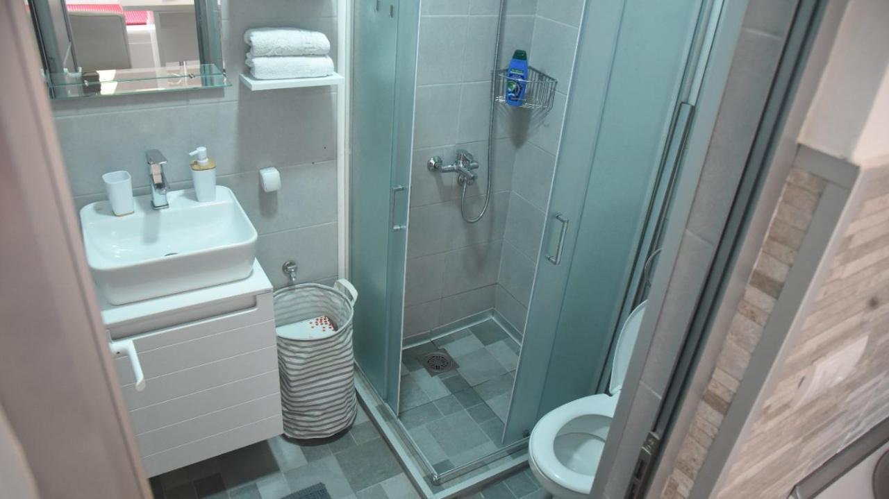 Dekart 2 Apartment Ni Exteriér fotografie
